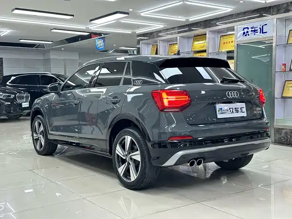 Audi Q2L 2020