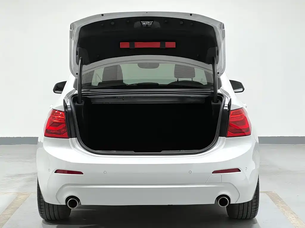 BMW 1 Series 2020 — фото 9