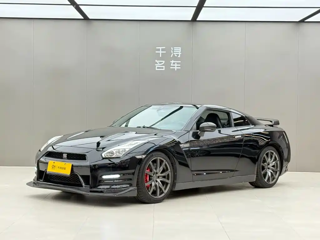 Nissan GT-R 2014