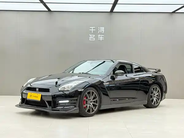 Nissan GT-R 2014