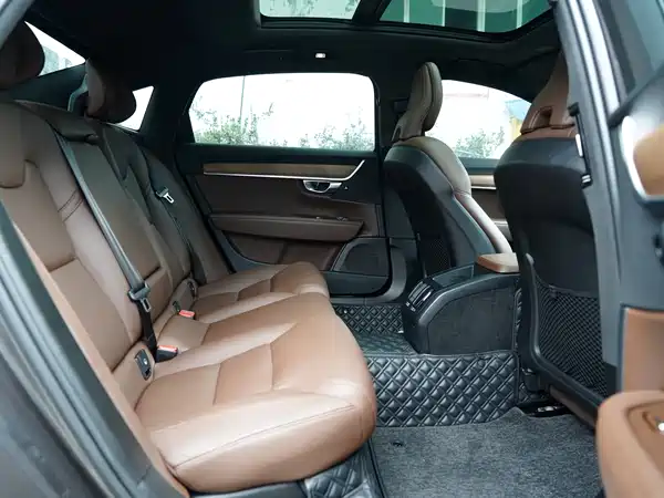 Volvo S90 2023