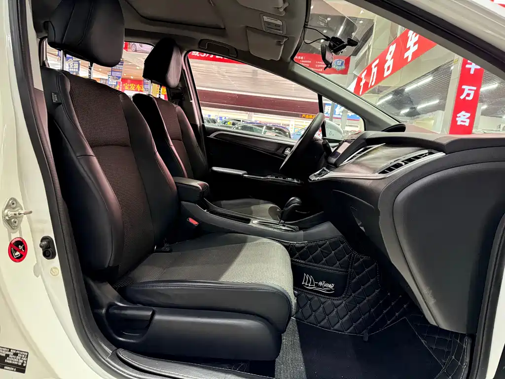 Honda Jade 2018 — фото 24