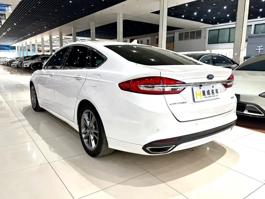 Ford Mondeo 2018 — фото 9