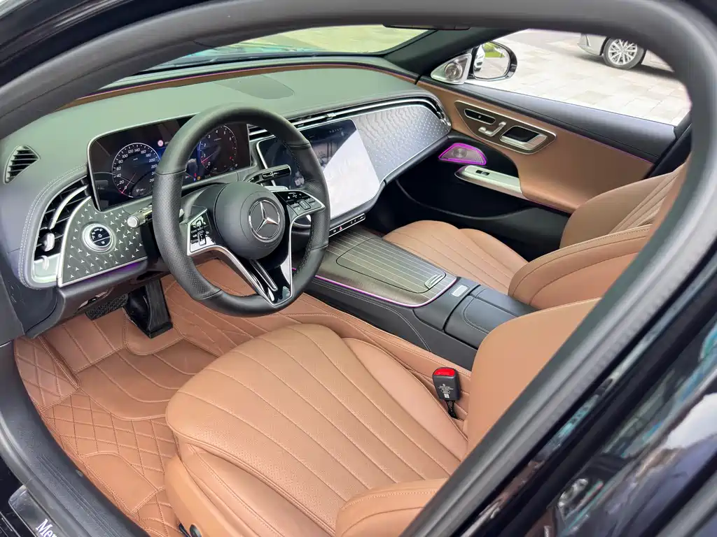 Mercedes-Benz E-Class 2024 — фото 12