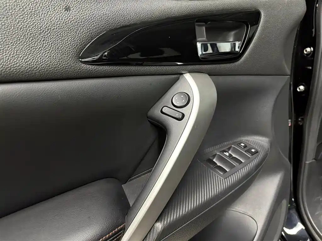 Mitsubishi Eclipse Cross 2019 — фото 14