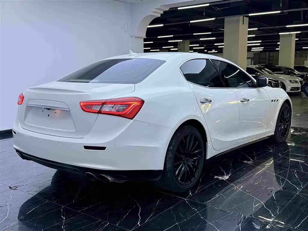 Maserati Ghibli 2015 — фото 17