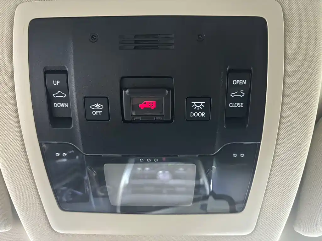 Lexus NX 2018 — фото 15