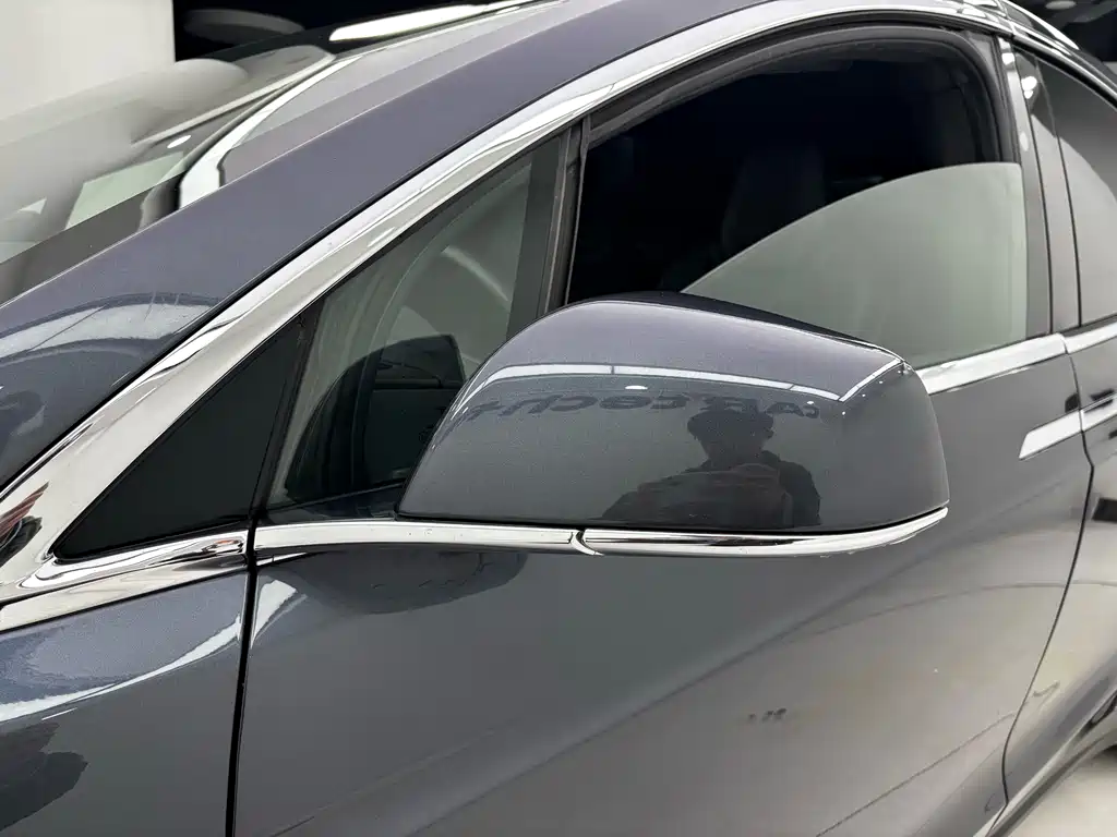 Tesla Model X 2018 — фото 12