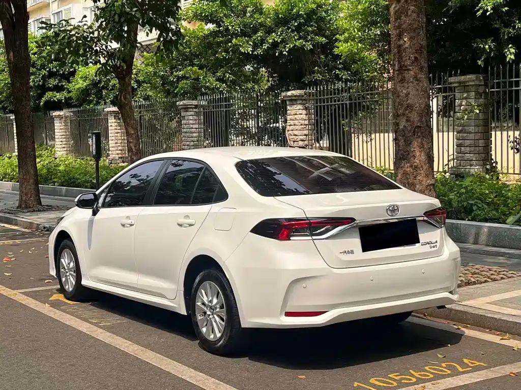 Toyota Corolla 2022 — фото 10