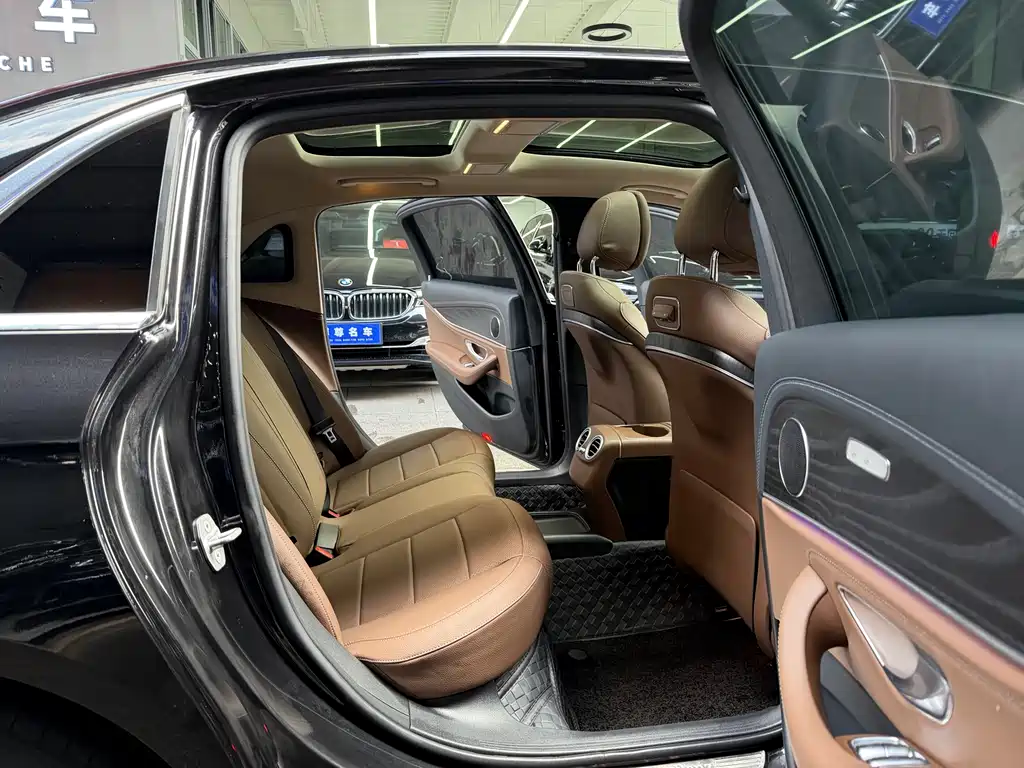 Mercedes-Benz E-Class 2020 — фото 17