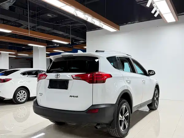 Toyota RAV4 2015
