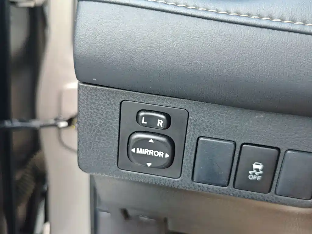 Toyota RAV4 2015 — фото 14