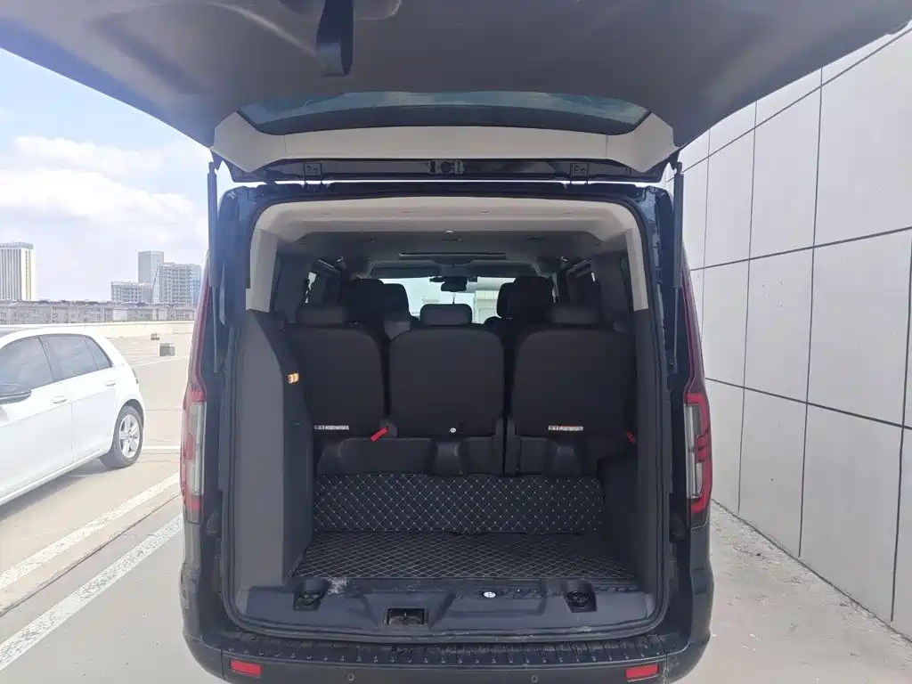 Ford Tourneo 2023 — фото 10