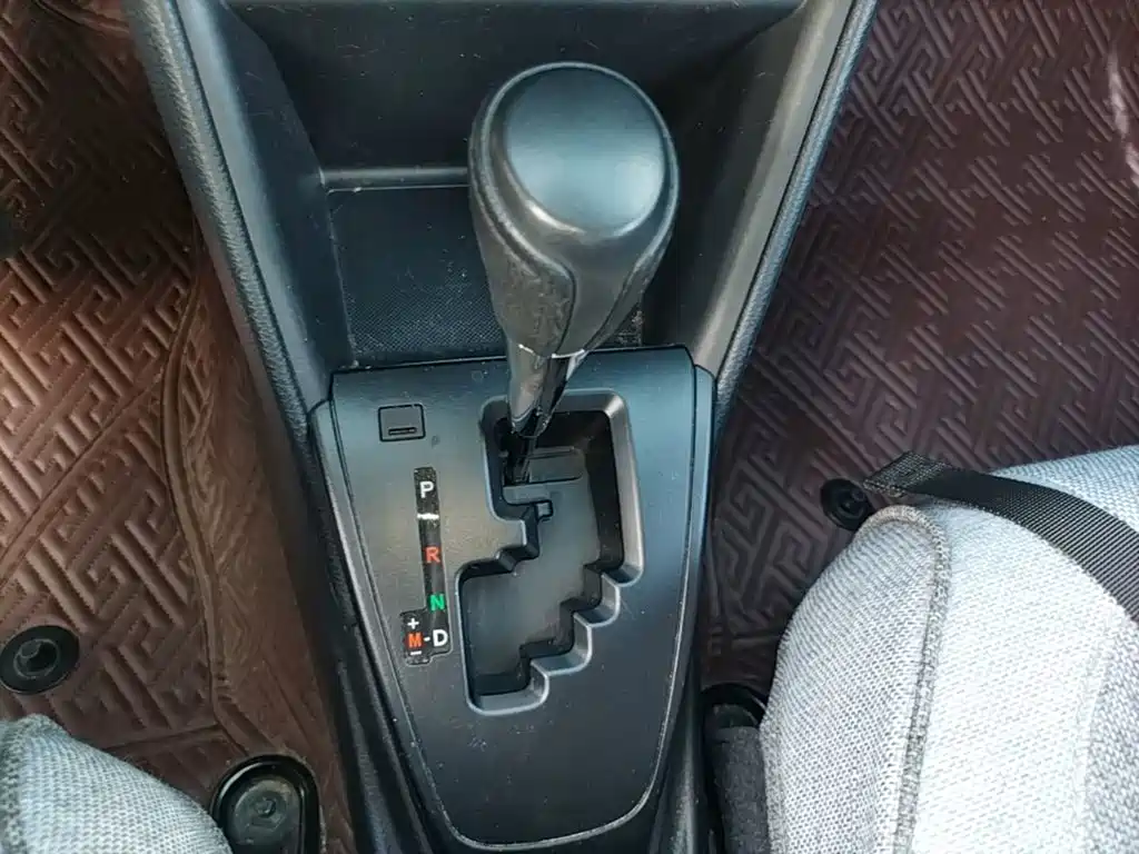 Toyota Yaris L 2023 — фото 14