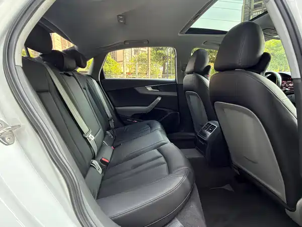 Audi A4L 2018
