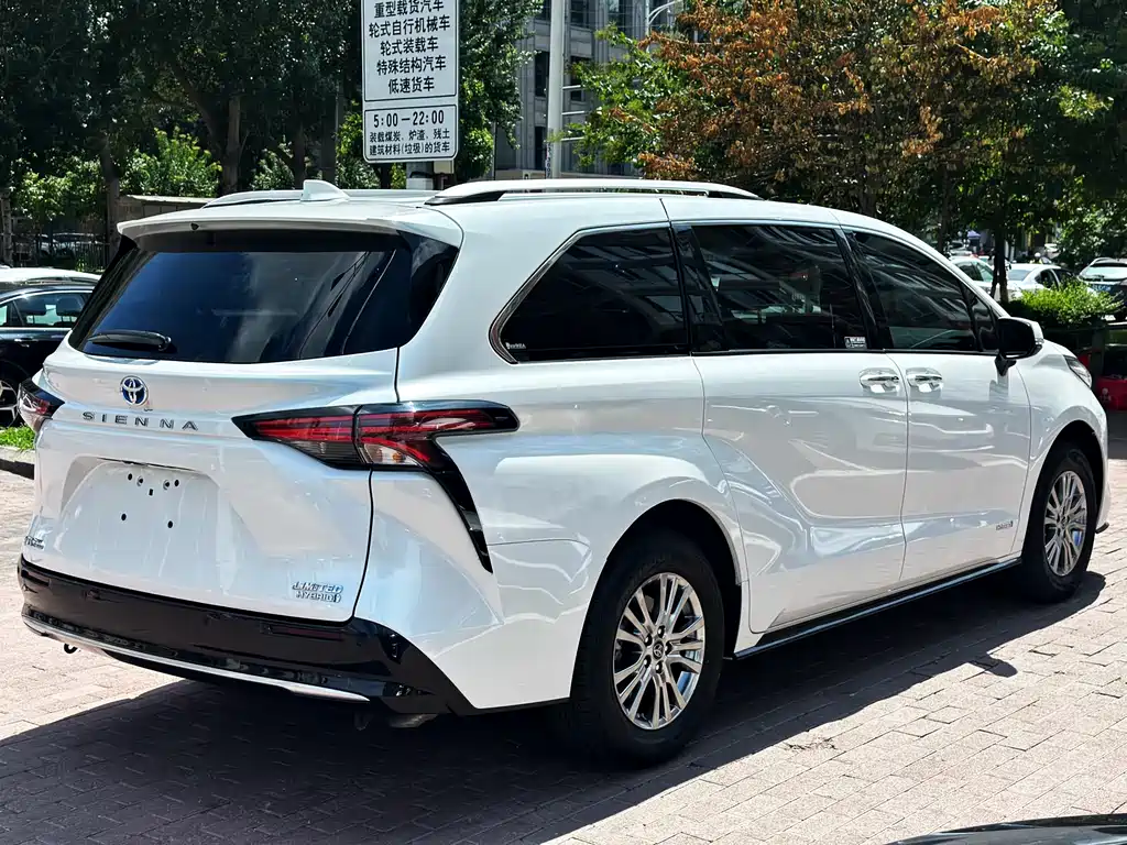 Toyota Sienna 2023