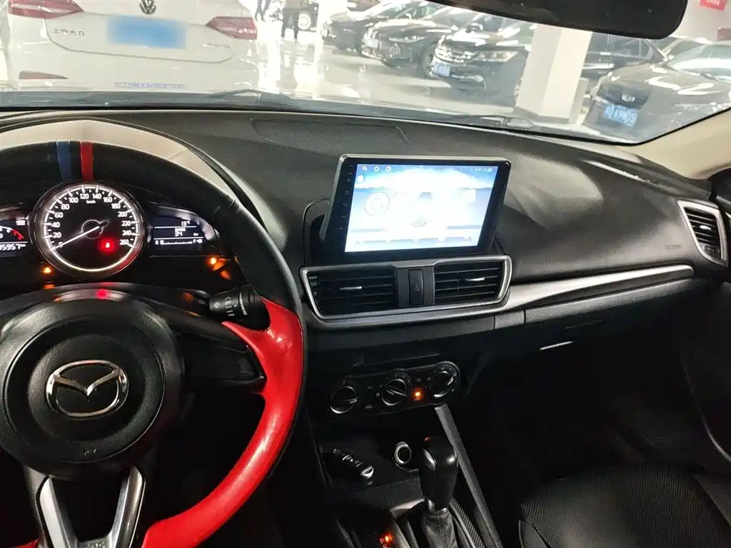 Mazda 3 Axela 2019 — фото 10