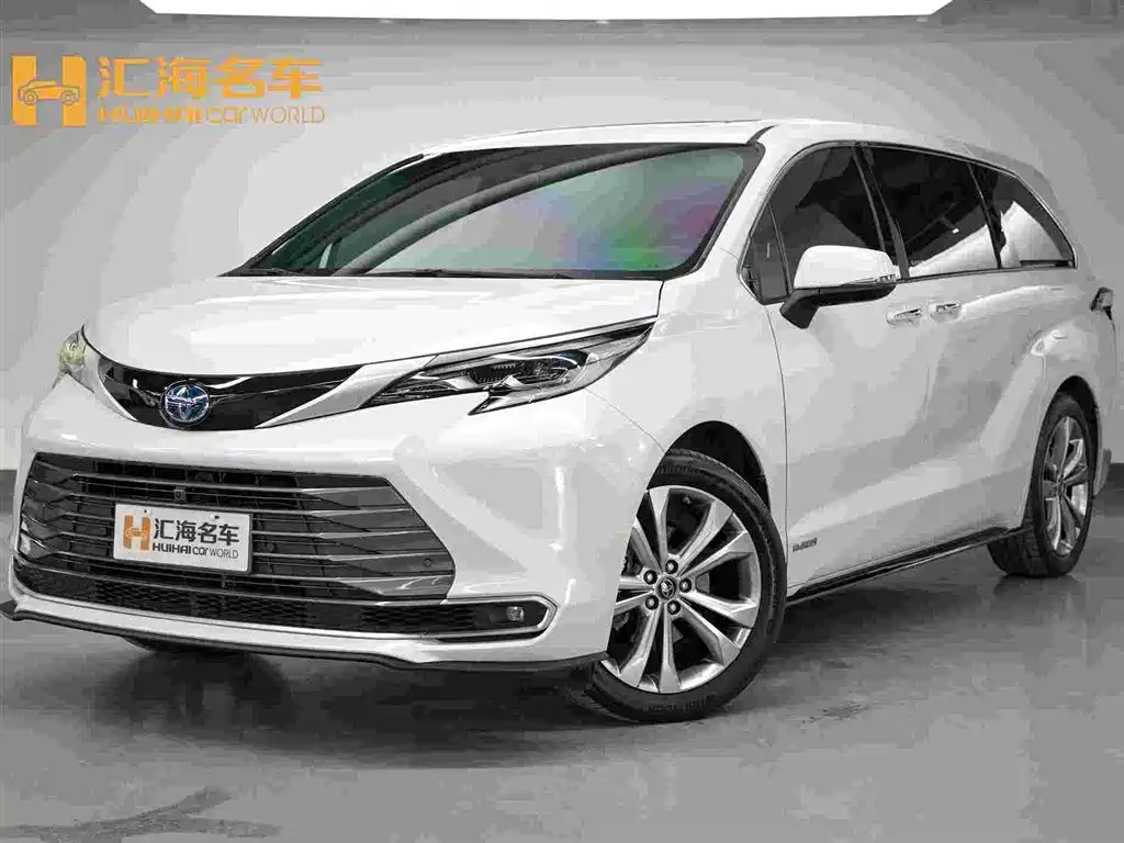 Toyota Sienna 2025 — фото 1