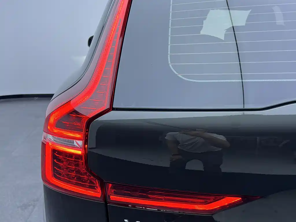 Volvo XC60 2019 — фото 19