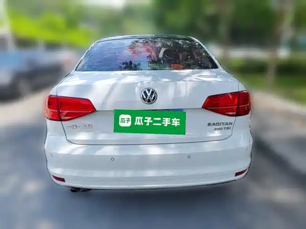 Volkswagen Sagitar 2018