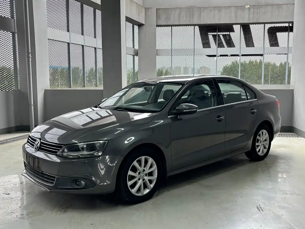 Volkswagen Sagitar 2013