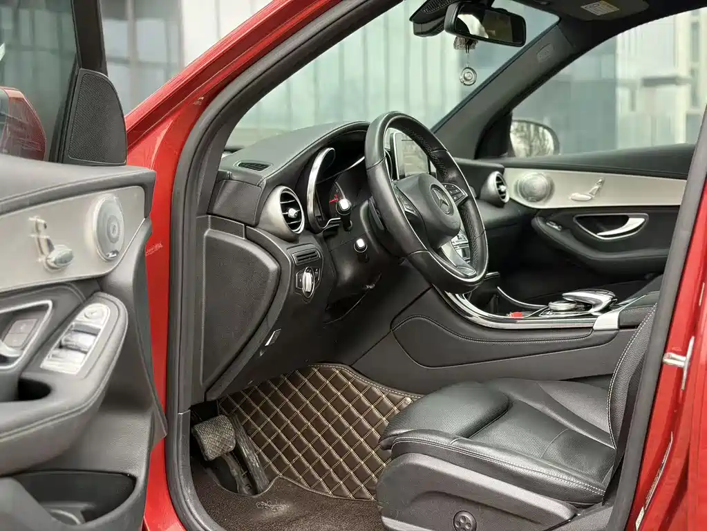 Mercedes-Benz GLC 2018 — фото 10