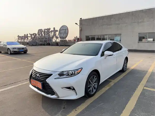 Lexus ES 2015