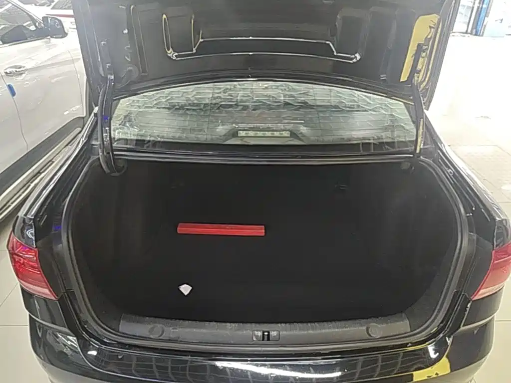 Volkswagen Lavida 2017 — фото 19