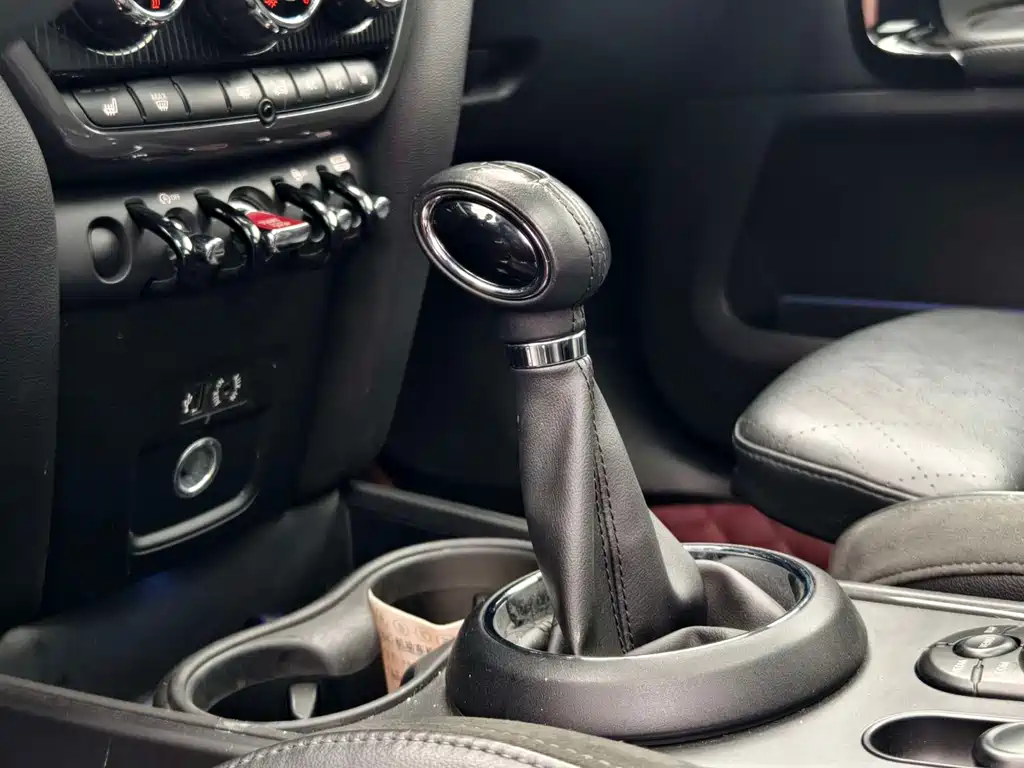 MINI Countryman 2018 — фото 10
