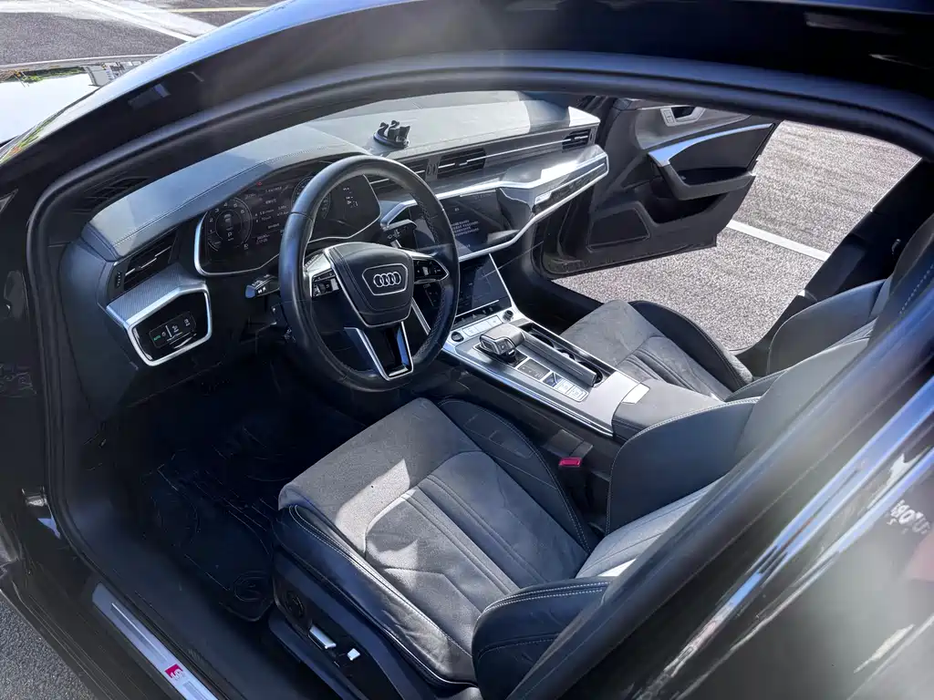 Audi A6L 2023 — фото 9