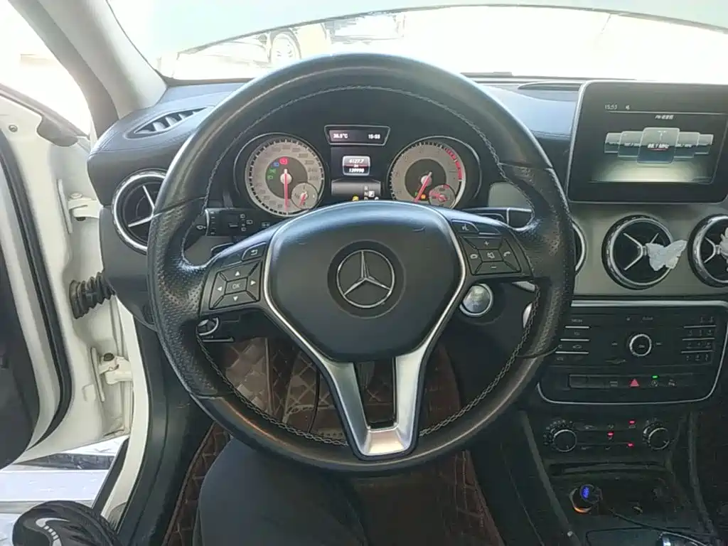 Mercedes-Benz GLA 2016 — фото 11