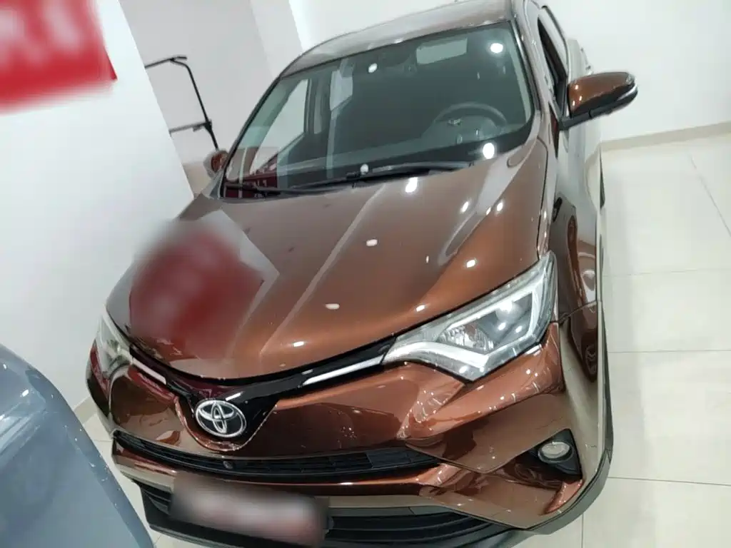 Toyota RAV4 2017 — фото 3