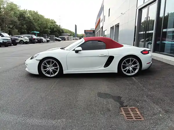 Porsche 718 2016