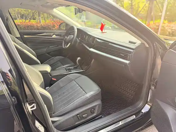 Volkswagen Passat 2023