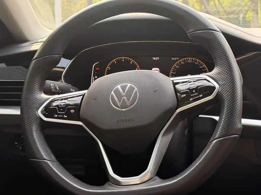 Volkswagen Passat 2023 — фото 23