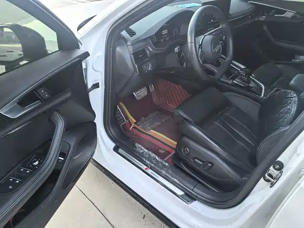 Audi A4L 2023