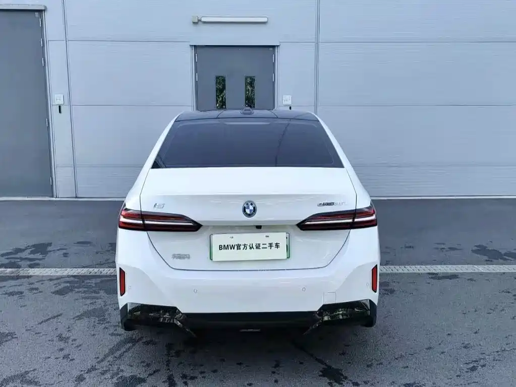 BMW i5 2026 — фото 3