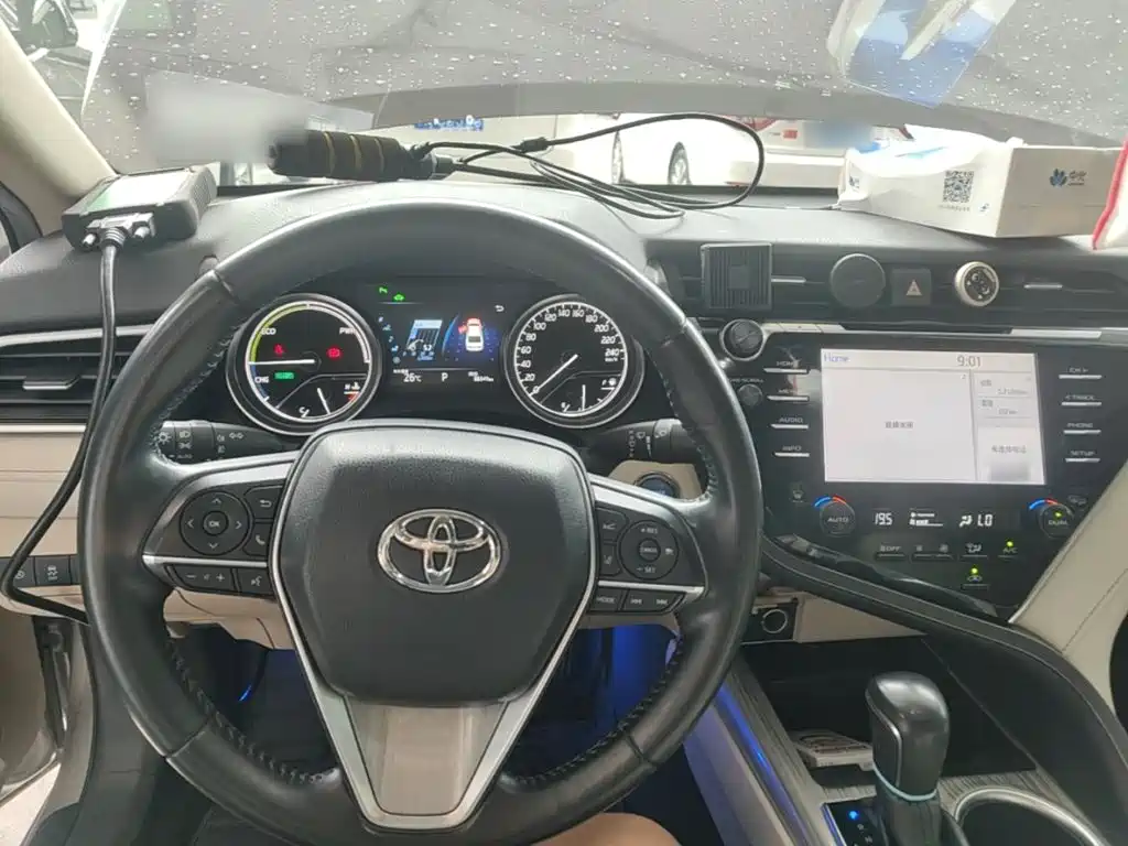 Toyota Camry 2018 — фото 11