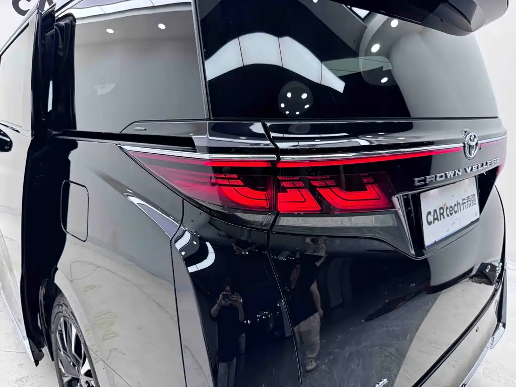 Toyota Vellfire 2025 — фото 11