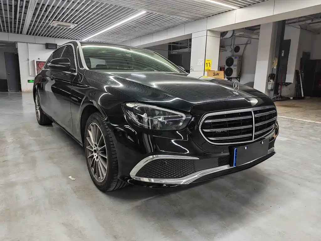 Mercedes-Benz E-Class 2022