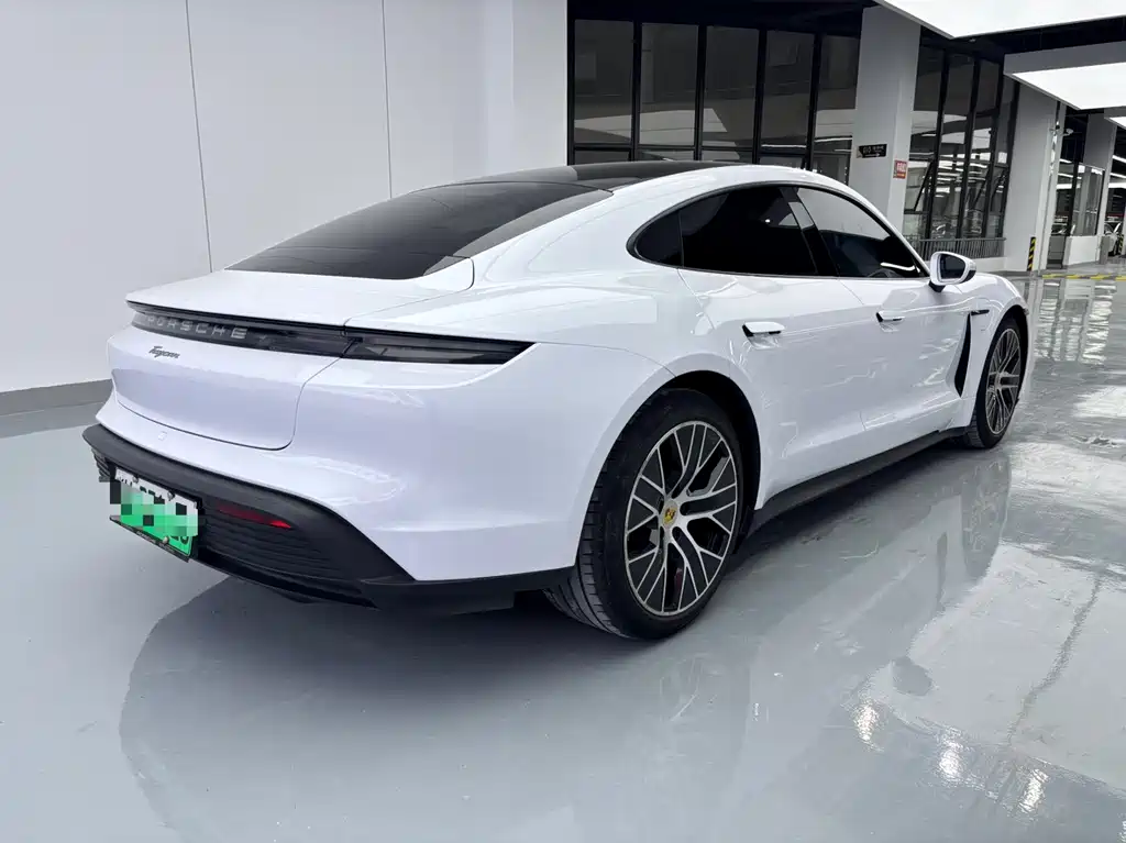 Porsche Taycan 2022 — фото 17