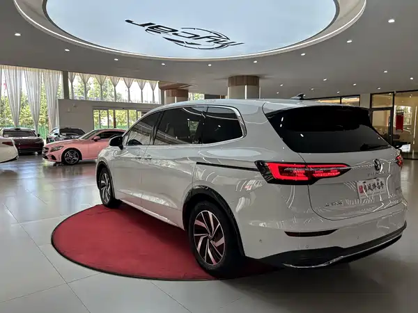 Volkswagen Viloran 2023