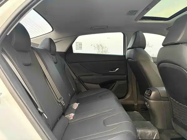 Hyundai Elantra 2023