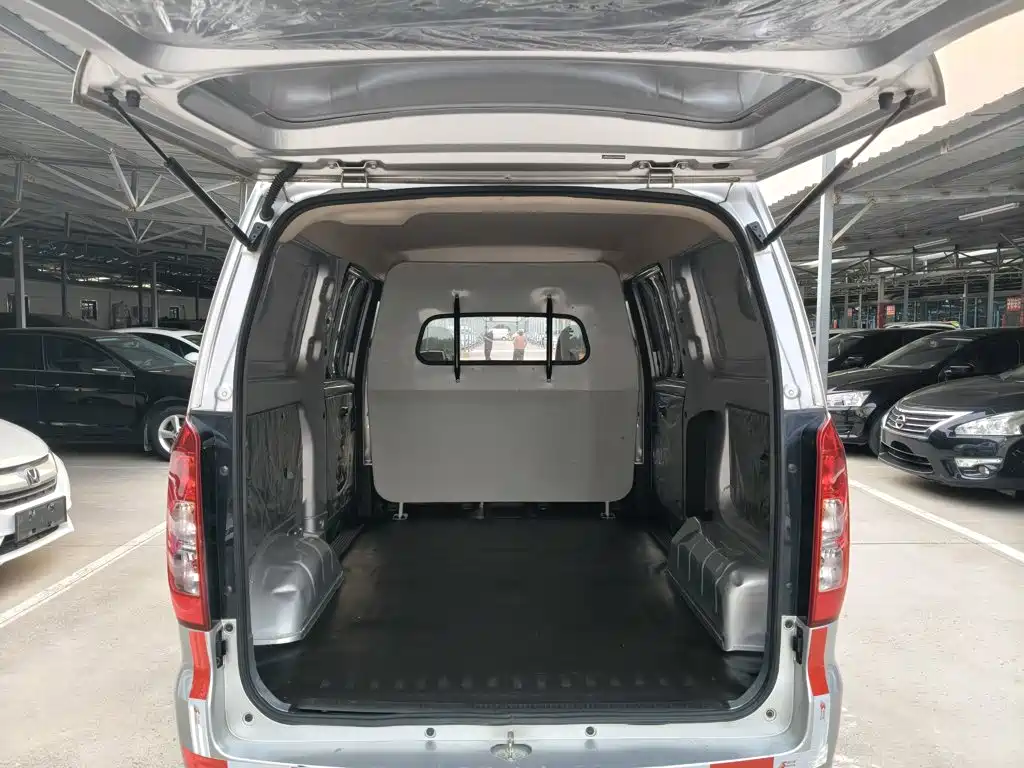 Wuling Hongguang V 2023 — фото 12