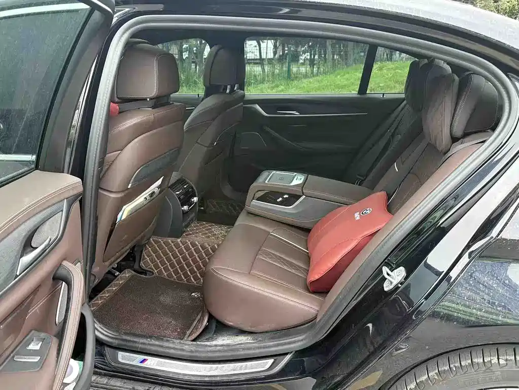 BMW 5 Series 2023 — фото 14