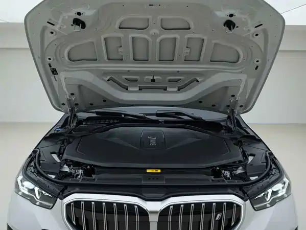 BMW i5 2024