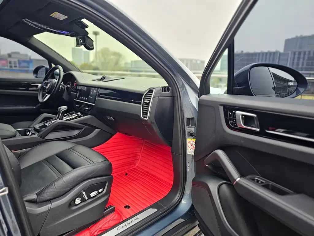 Porsche Cayenne 2019 — фото 13