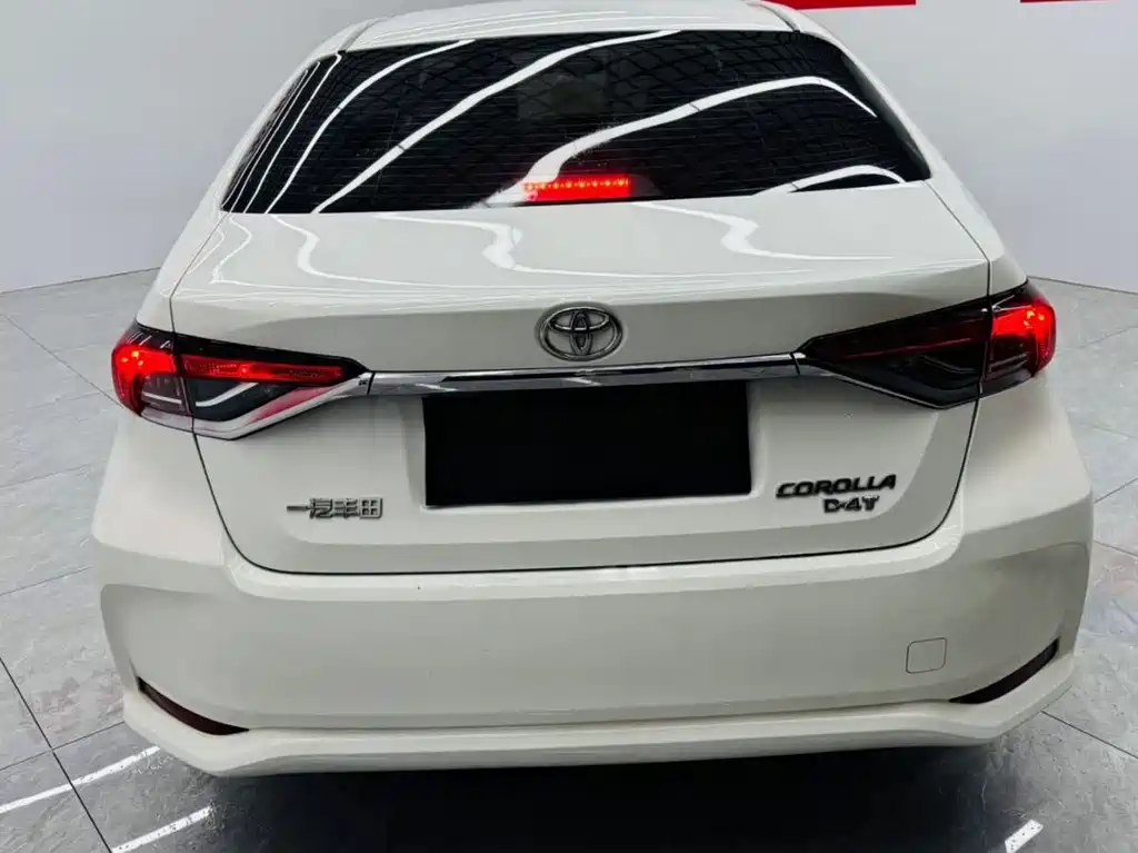Toyota Corolla 2023 — фото 11
