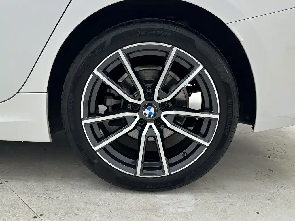 BMW 3 Series 2023 — фото 16