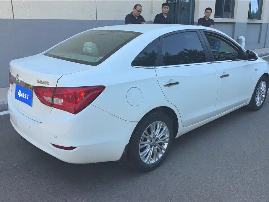 Buick Excelle 2015 — фото 3